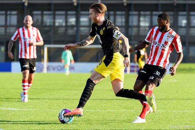 都以自己的 都以自己的